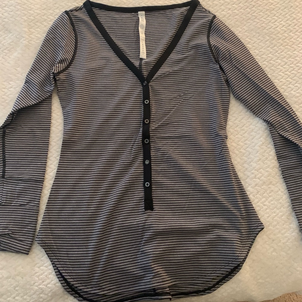 NWOT Lululemon Henley Long Sleeve, Size 8